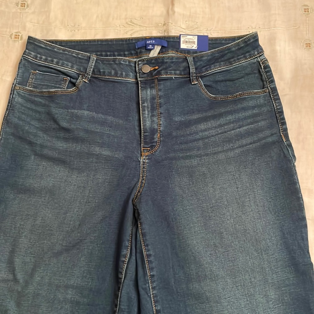 Apt 9 wide leg denim crops size 18